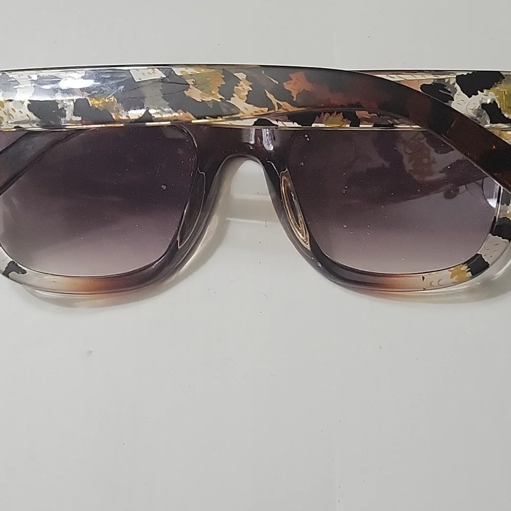 JESSICA SIMPSON SUNNIES NWOT SUNGLASSES